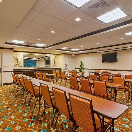 Holiday Inn Express And Suites Alpine By Ihg Esterno foto