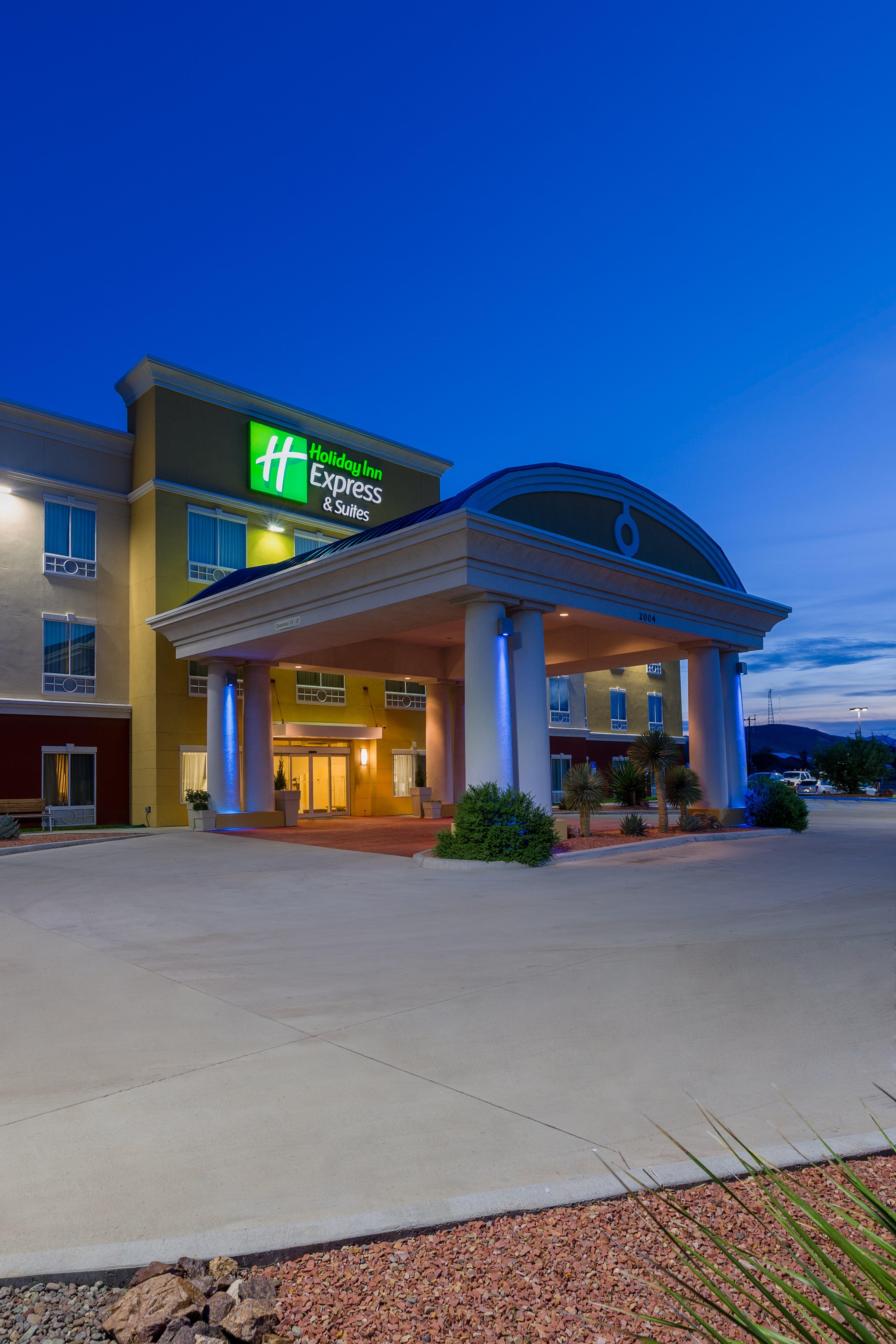 Holiday Inn Express And Suites Alpine By Ihg Esterno foto