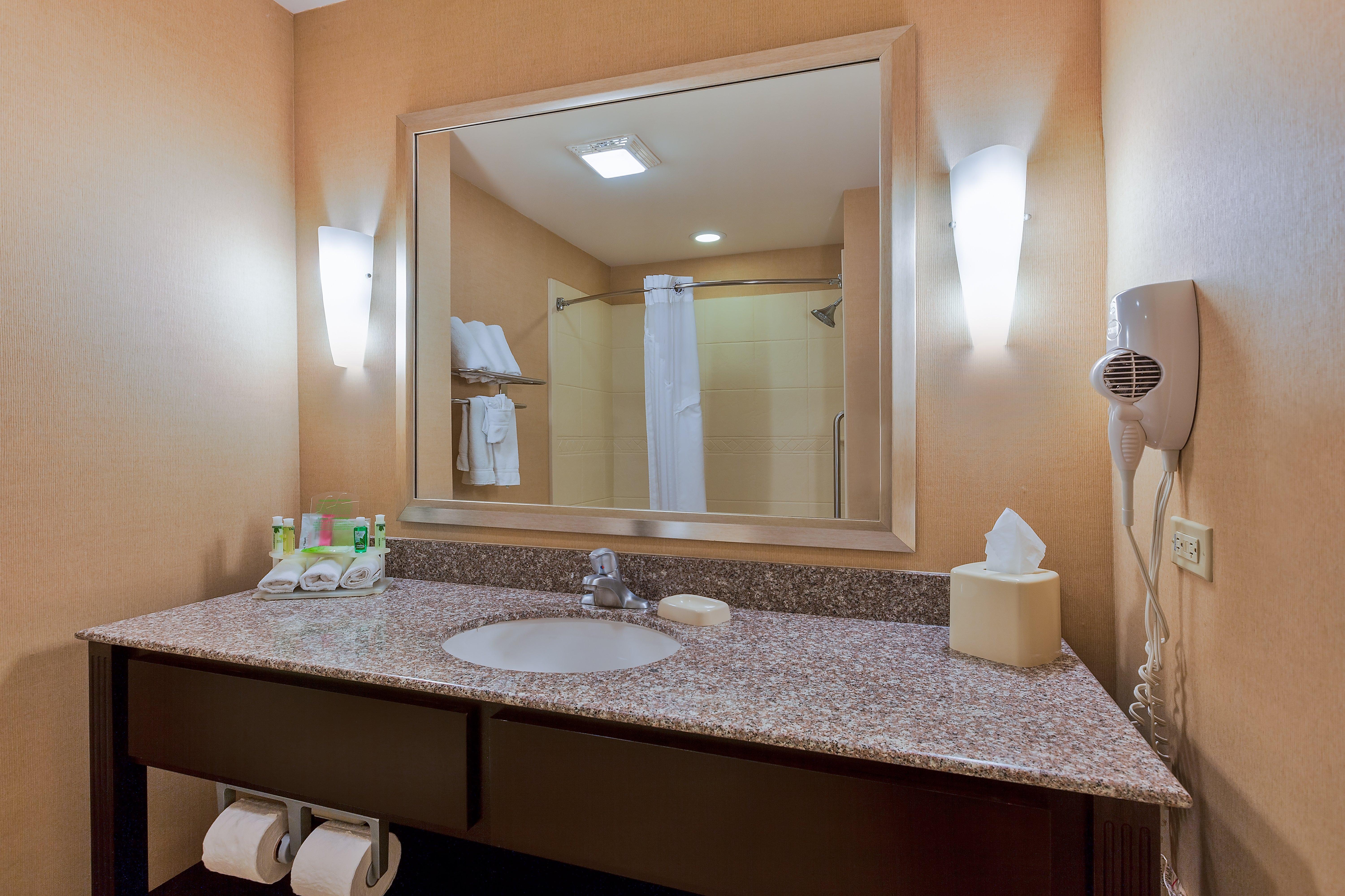 Holiday Inn Express And Suites Alpine By Ihg Esterno foto