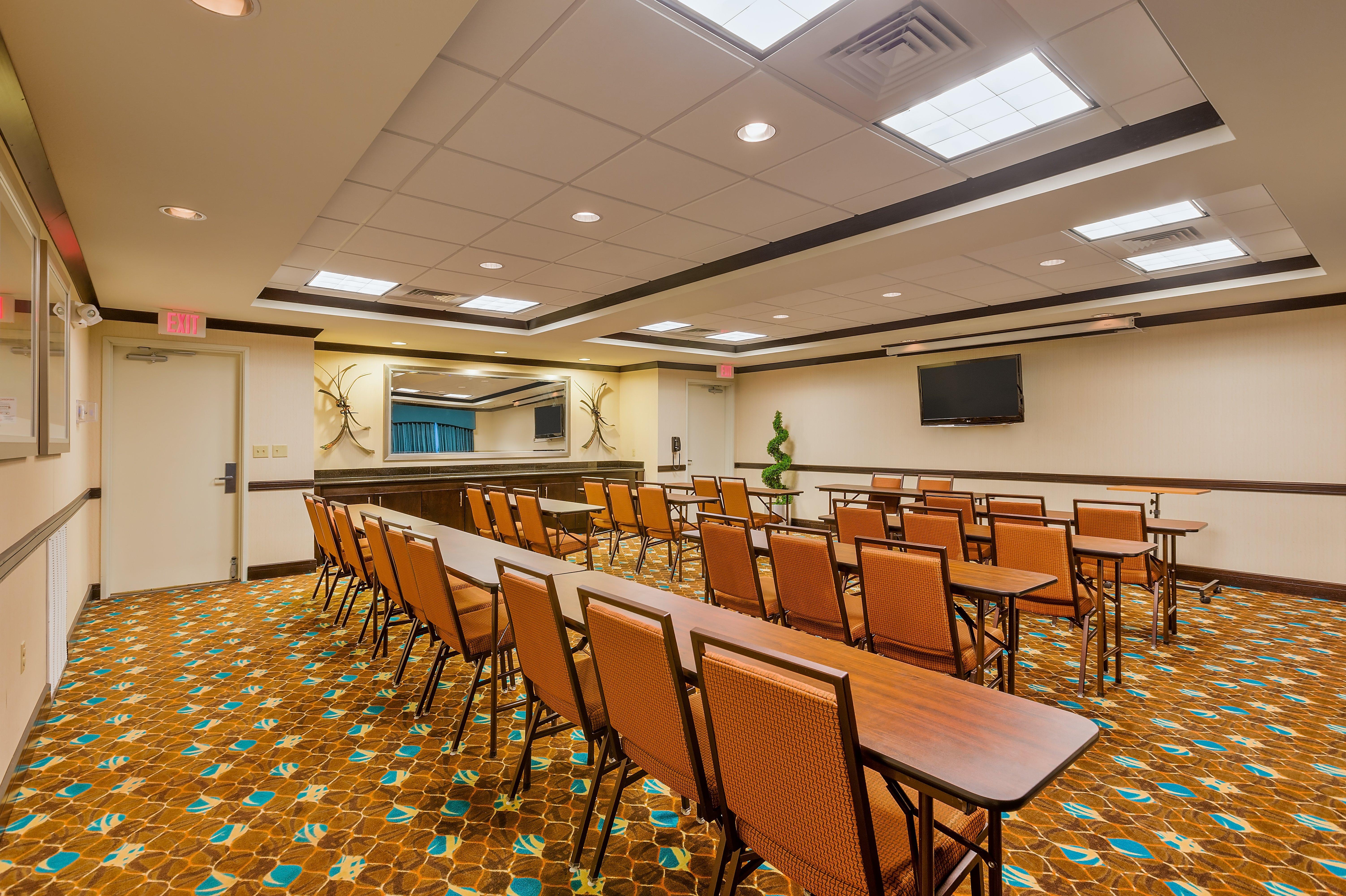 Holiday Inn Express And Suites Alpine By Ihg Esterno foto
